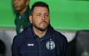 Kosloski cobra arbitragem após derrota do Coritiba: 