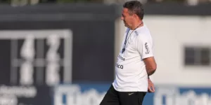 Luxemburgo fecha treino do Corinthians para 'não dar armas' ao Fortaleza na Sul-Americana