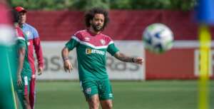 Marcelo trabalha com bola no Fluminense e fica perto do retorno após tratar lesão na coxa