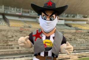 Série C: Mascote do Botafogo-PB surpreende em campo. Veja o vídeo!