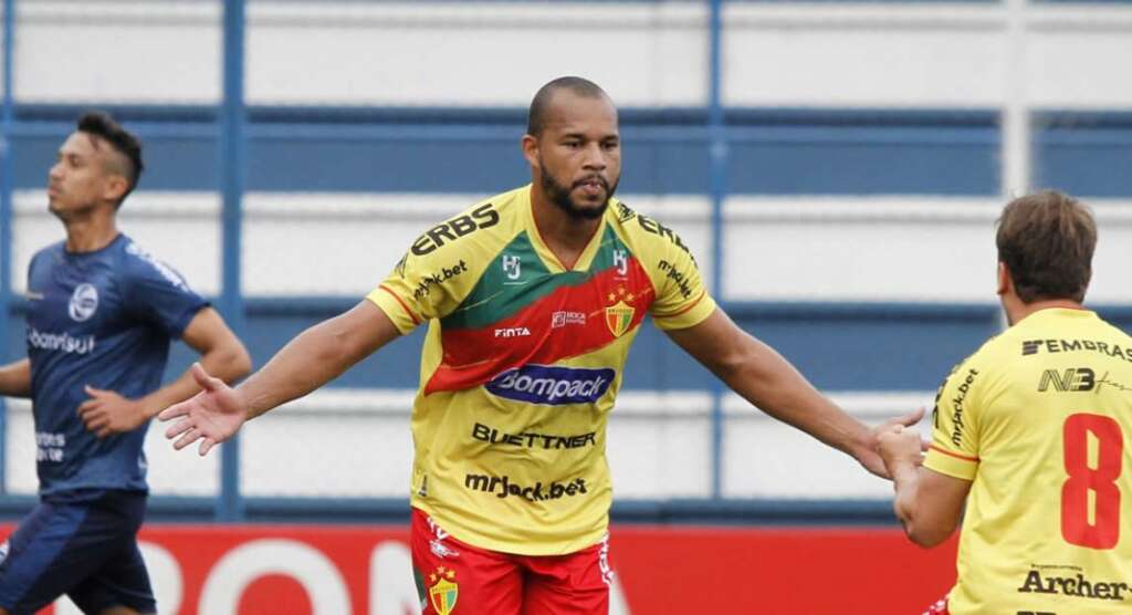 São José-RS 1 x 2 Brusque-SC – Olávio marca duas vezes e Marreco vence de virada