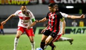 Osvaldo lamenta goleada sofrida pelo Vitória: 