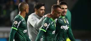Abel Ferreira e jogadores do Palmeiras defendem Breno Lopes após comemoração de gol polêmica