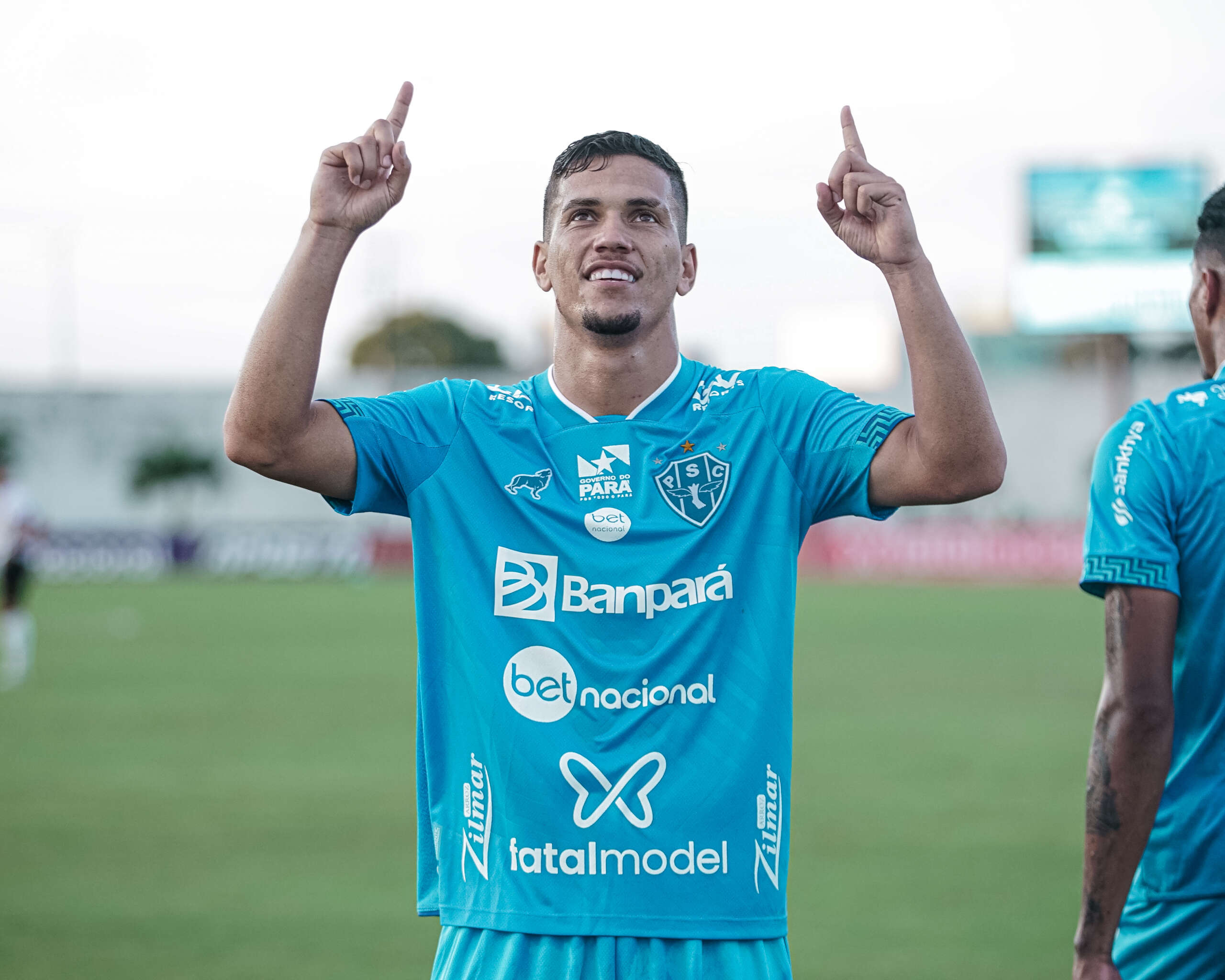 Wesley balança as redes pela primeira vez como profissional do Corinthians