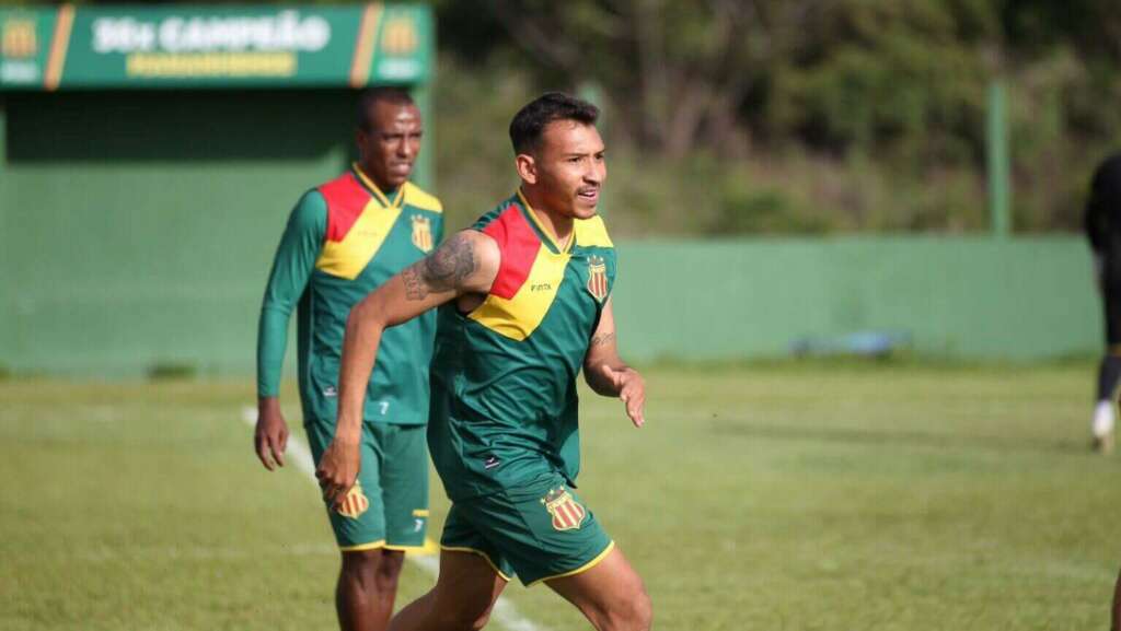 Guarani vence dérbi e puxa Seleção FI da 26ª rodada da Série B 4 robinho sampaio02 edited