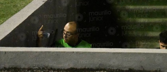 Felipe Surian mostrou o dedo do meio para a torcida do Botafogo-PB