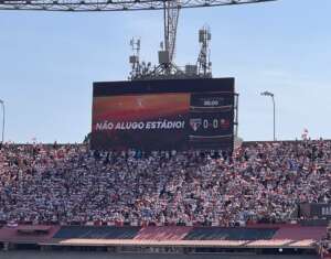 São Paulo usa telão para antes da final para provocar rivais de São Paulo