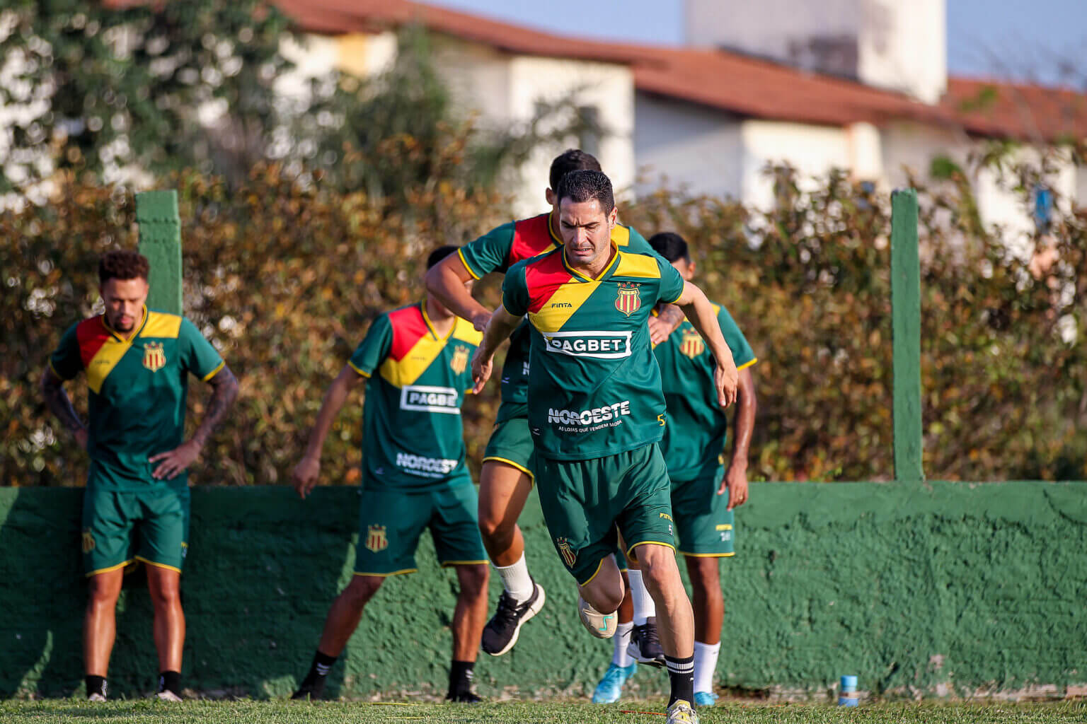 Sampaio Corrêa anuncia três ex-jogadores do Vitória para a disputa da Série  B - Notícias - Galáticos Online