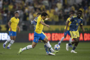 Raphael Veiga elogia Diniz: 'Se eu sou um homem melhor e um jogador melhor, é por conta dele'