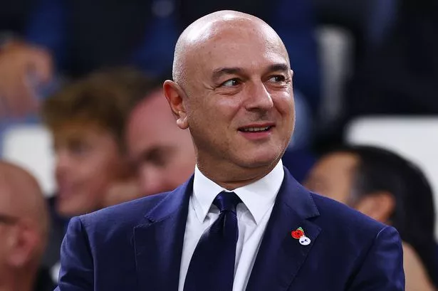 Inglês: Daniel Levy é formado em Economia e torcedor do Tottenham desde criança