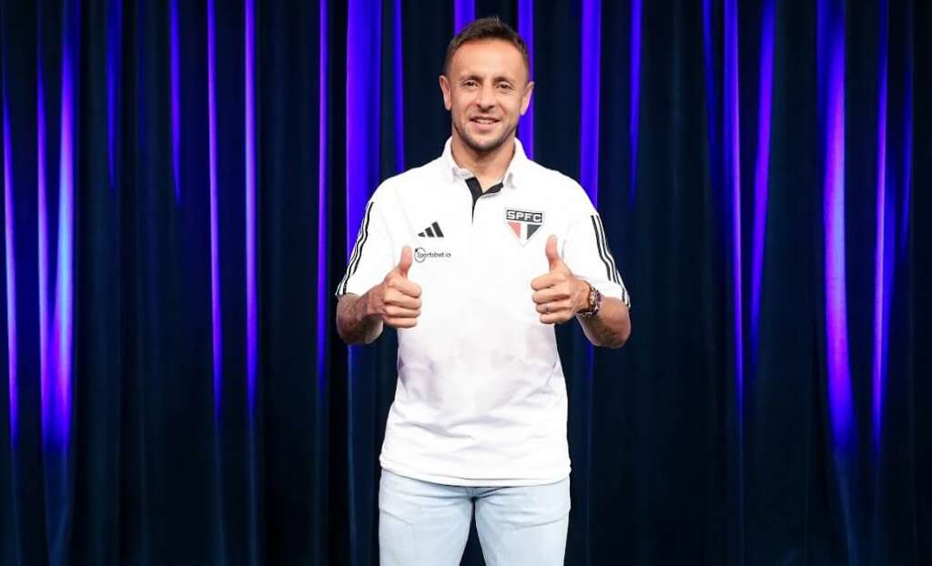 Rafinha fala sobre título da Copa do Brasil, Bayern e mais no ‘The Noite’