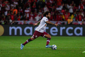 Marcelo coloca classificação na conta de Diniz e comemora: ‘Fluminense é time de guerreiro’