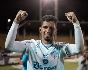 Série C: Goleiro do Paysandu-PA celebra 4º acesso da carreira: 'Valeu a pena cada suor'