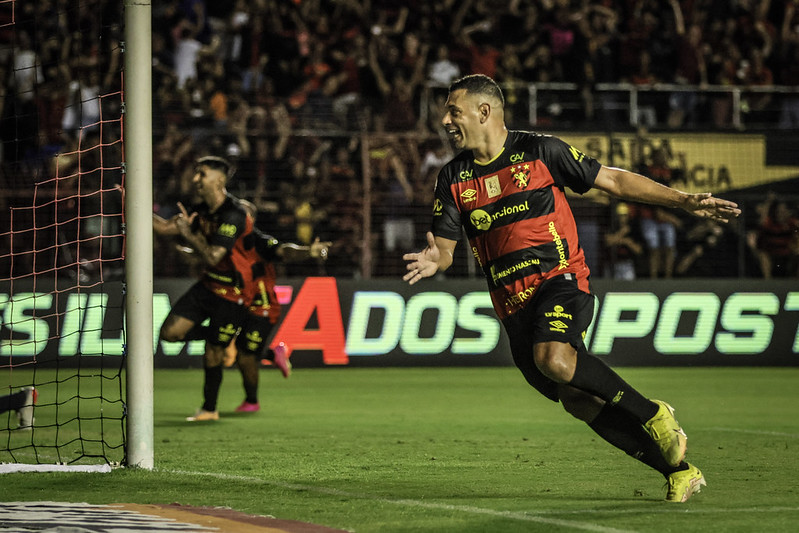 Sport vence Chapecoense de virada pela Série B (Foto: Divulgação/Sport)