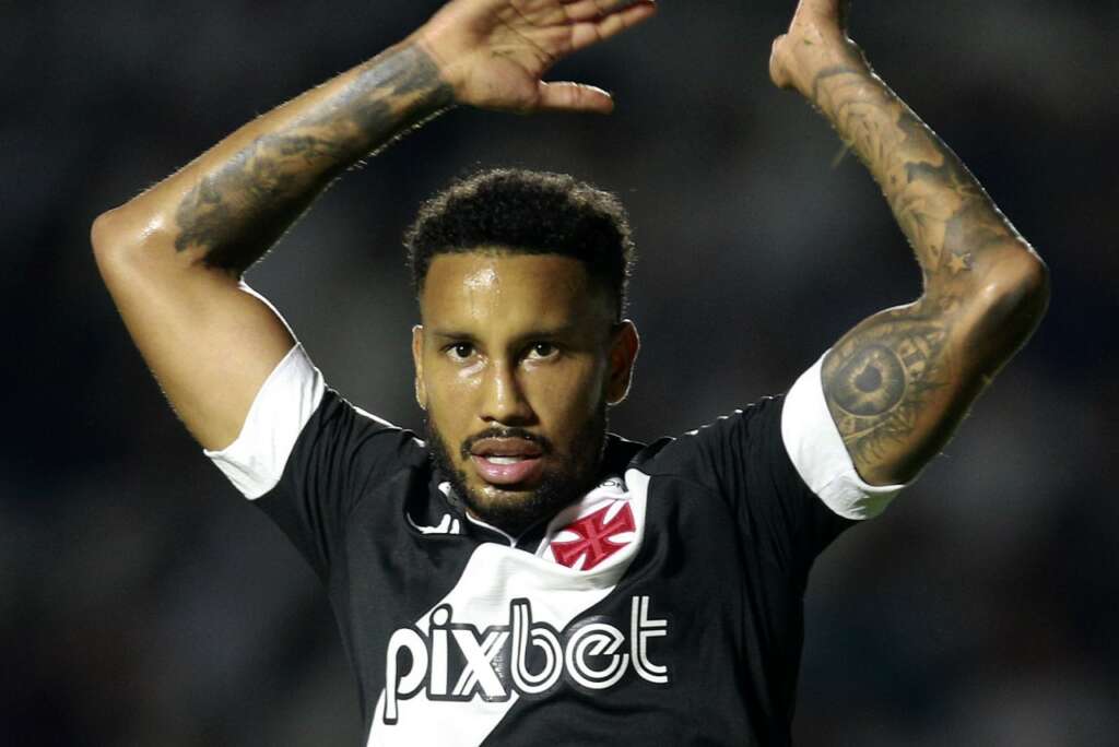 Vasco obtém efeito suspensivo e volante Jair fica à disposição contra o São Paulo