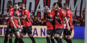 Atlético-GO 3 x 1 ABC - Dragão dorme vice-líder e pode selar rebaixamento do Elefante