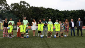 Palmeiras faz homenagem a Abel por 3 anos no clube; Veiga celebra volta dos gols
