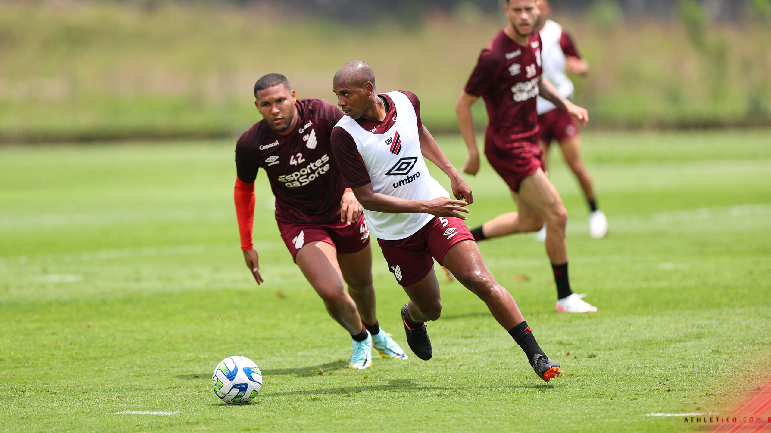 Wesley Carvalho diz que o Athletico é um time bastante cansado