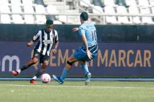 Botafogo 1 x 1 Athletico-PR - Em jogo de dois dias, Fogão empata e mantém distância na ponta