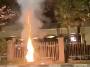 Palmeiras faz foguetório em frente ao hotel do Boca Juniors