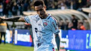 Vitória-BA perde fora de casa, mas continua na liderança da Série B. Veja classificação!