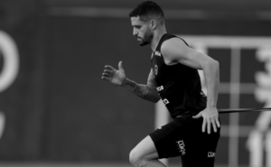 Renato Augusto treina à parte e Mano arma Corinthians para retomada do Brasileirão