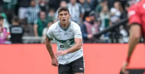 Kuscevic fratura rosto após briga com Diogo Oliveira em intervalo de jogo do Coritiba