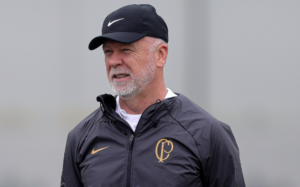 Mano Menezes não relaciona Fausto Vera, mas trio reforça Corinthians contra o Grêmio