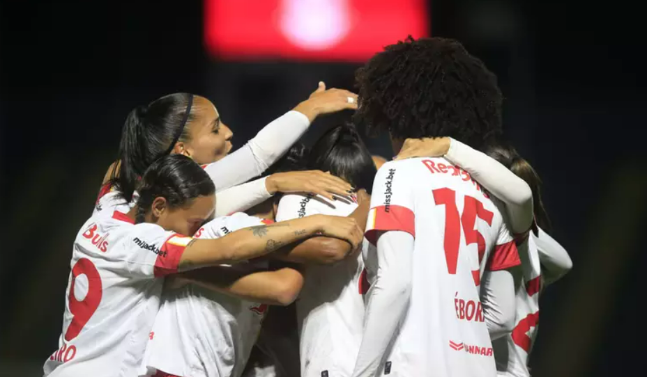 Bragantino vence Taubaté e fica mais perto da vaga na final da Copa Paulista  Feminina