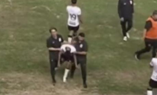 Jogador do Corinthians desmaia antes de cobranças de pênalti no Paulistão Sub-17
