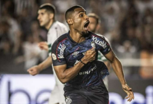 Zagueiro marca gol e se destaca em vitória do Santos