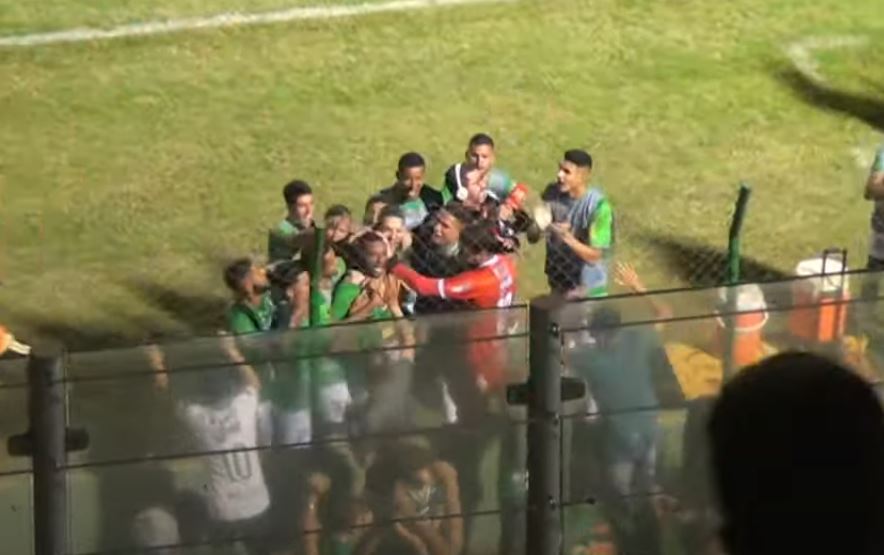 Mamoré vence Araxá de virada e mantém liderança (Foto: Reprodução/Vídeo)