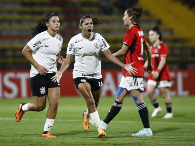 LIBERTADORES FEMININA: Na busca pelo tetra, Corinthians vence Colo-Colo-CHI na estreia