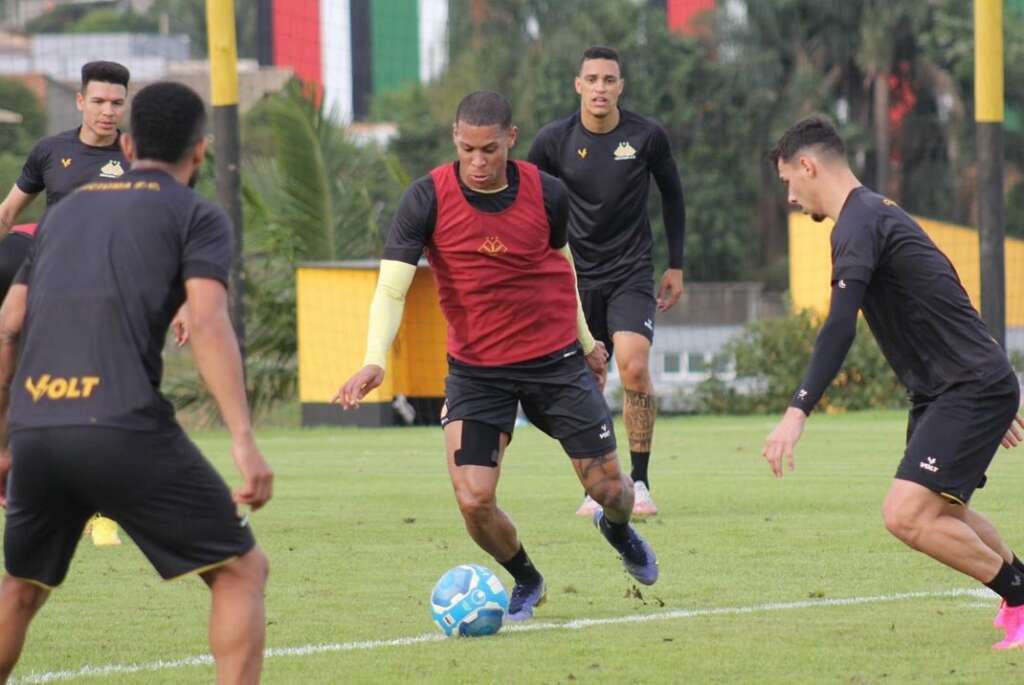 Série B: Sem Tencati suspenso, Criciúma terá força máxima em campo para buscar reabilitação