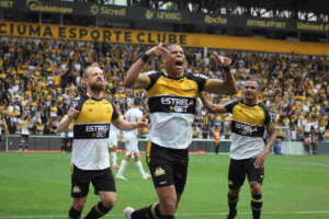 Criciúma 3 x 0 Sampaio Corrêa - Tigre vence Bolívia Querida em casa e retorna ao G4 da Série B