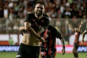 Expulsão precipitou a derrota do Guarani para o Vitória