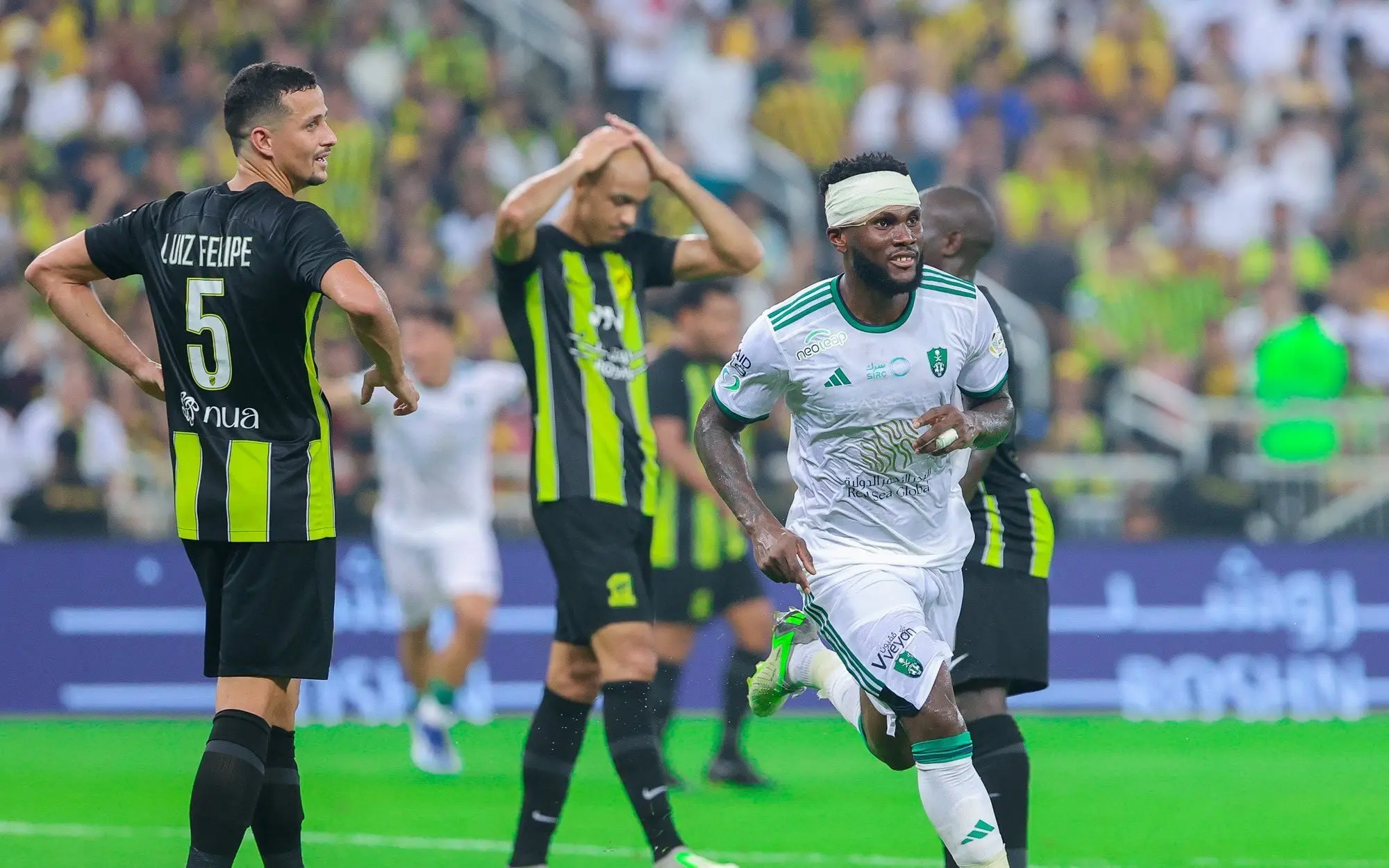 SAUDITA: Talisca marca, mas Al-Nassr empata em casa; Al-Ahli vence o Al-Ittihad fora de casa