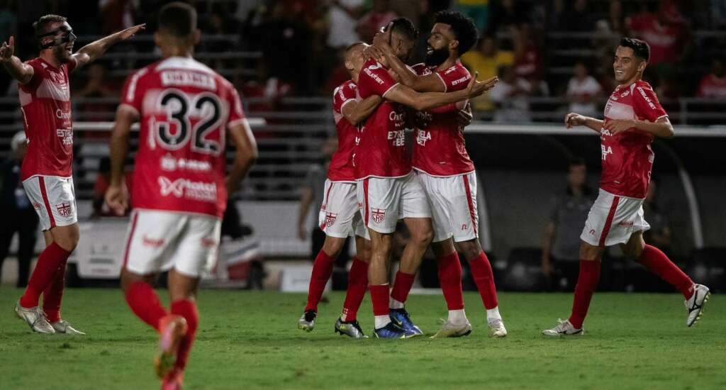 CRB bate Ceará em casa e se mantém vivo na briga pelo acesso (Foto: Francisco Cedrim/CRB)