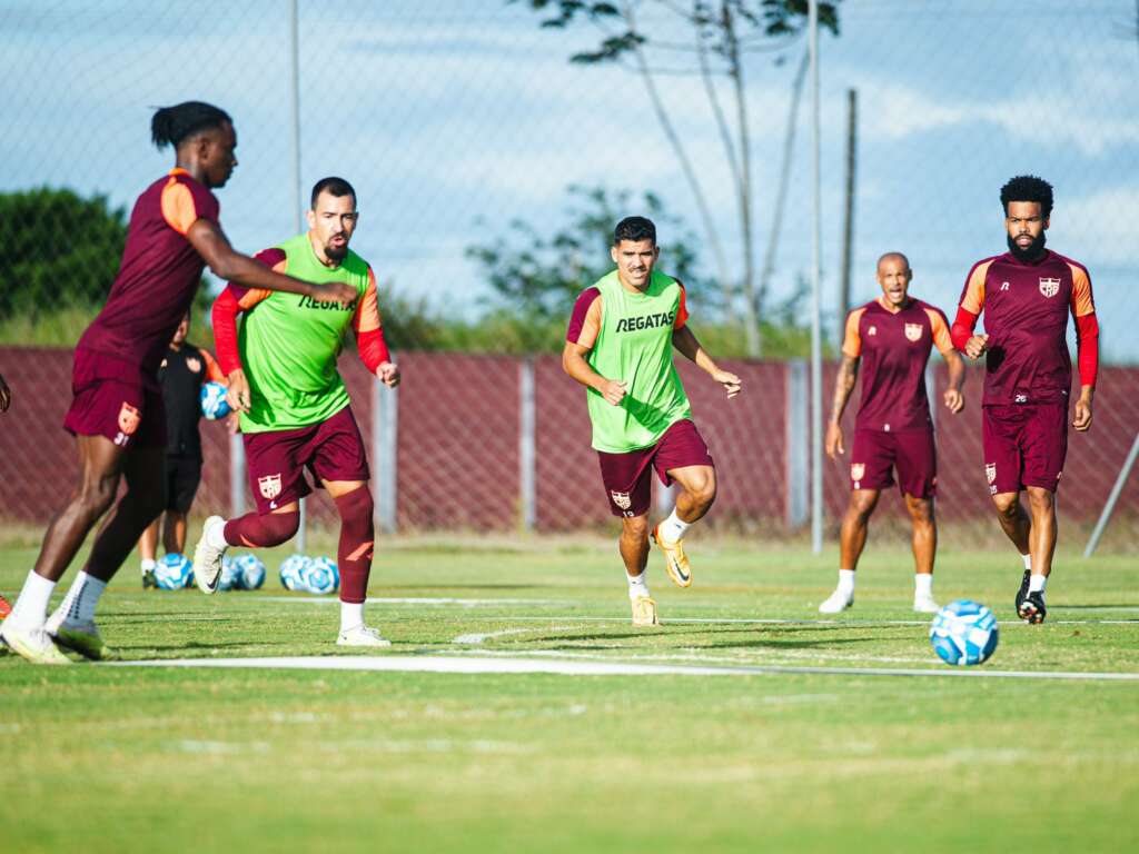 CRB tenta de tudo para conquistar acesso na Série B (Foto: Francisco Cedrim/CRB)