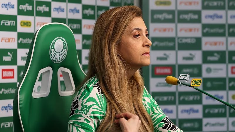 Leila Pereira: “Não é tocando tambor e jogando bomba que vou contratar reforços no Palmeiras”