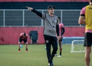 Série B: Léo Condé vê acesso do Vitória perto, mas prega pés no chão