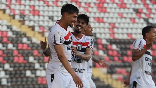 Madruga marcou dois golaços pelo Botafogo-SP