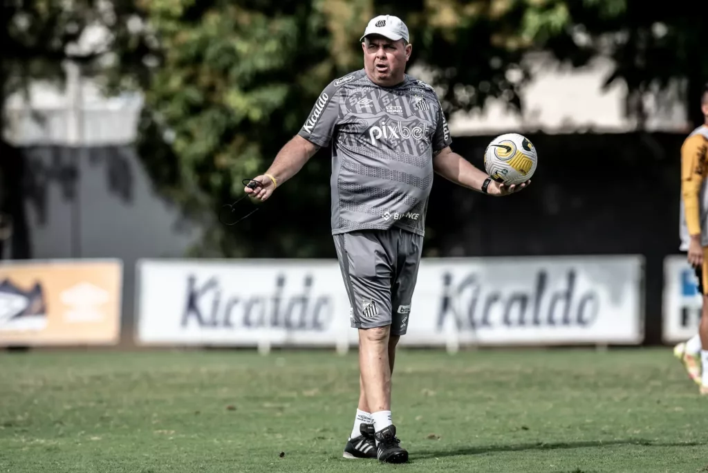 Marcelo Fernandes conta com retorno de Soteldo contra o Botafogo; Rincón vai desfalcar o Santos 2 Marcelo Fernandes