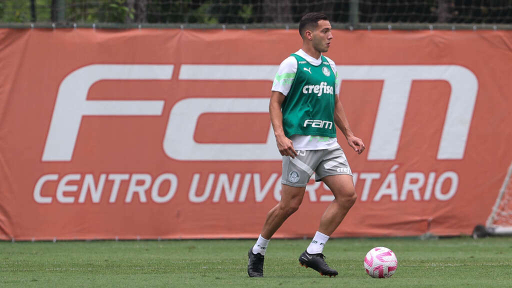 Palmeiras volta a treinar pensando no Bahia e Fabinho projeta nova vitória na caça ao Botafogo