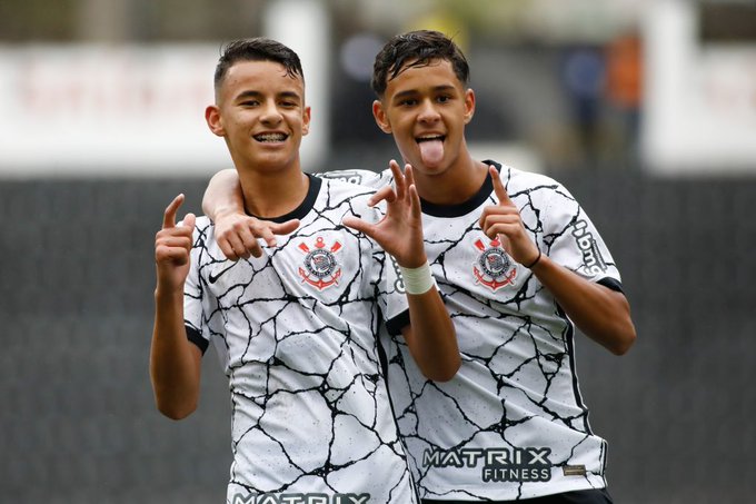 PAULISTA SUB-15: Corinthians e Palmeiras avançam e se enfrentam na decisão