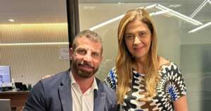 Pedrinho dá camisa do Vasco para Leila e torcida do Palmeiras reage: 'Leva ela embora'