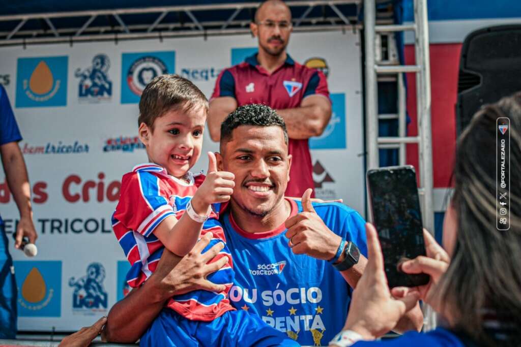 Pedro Rocha marca presença em Dia das Crianças do Fortaleza