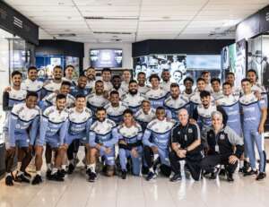 Santos promove visita a memorial e usa história do clube e de Pelé para motivar o elenco