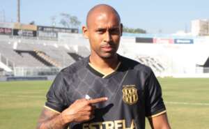 Série B: Lateral ​oficializa rescisão com a Ponte Preta e se aposenta aos 32 anos