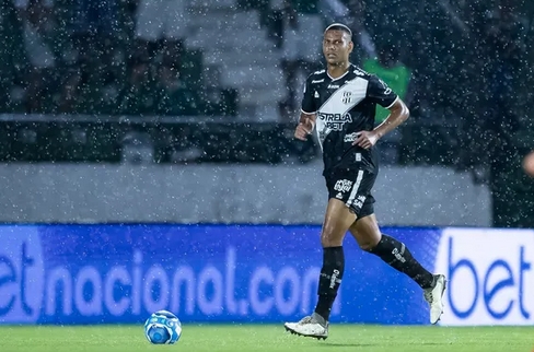 Série B: Zagueiro da Ponte Preta passa por cirurgia no ombro e só deve voltar em 2024